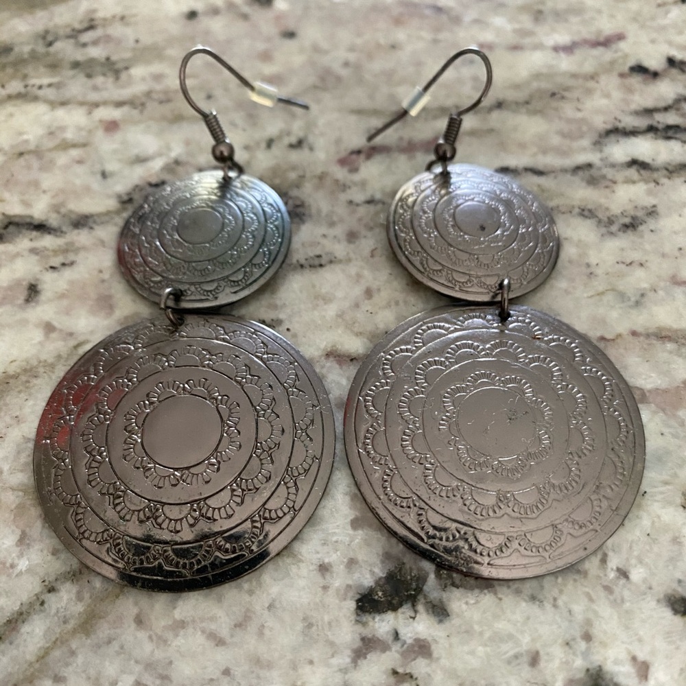 Circle earrings